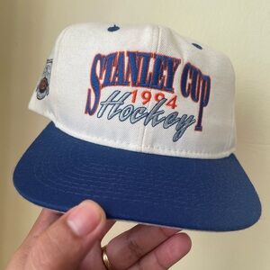 Vintage 1994 Stanley cup hockey snapback hat.